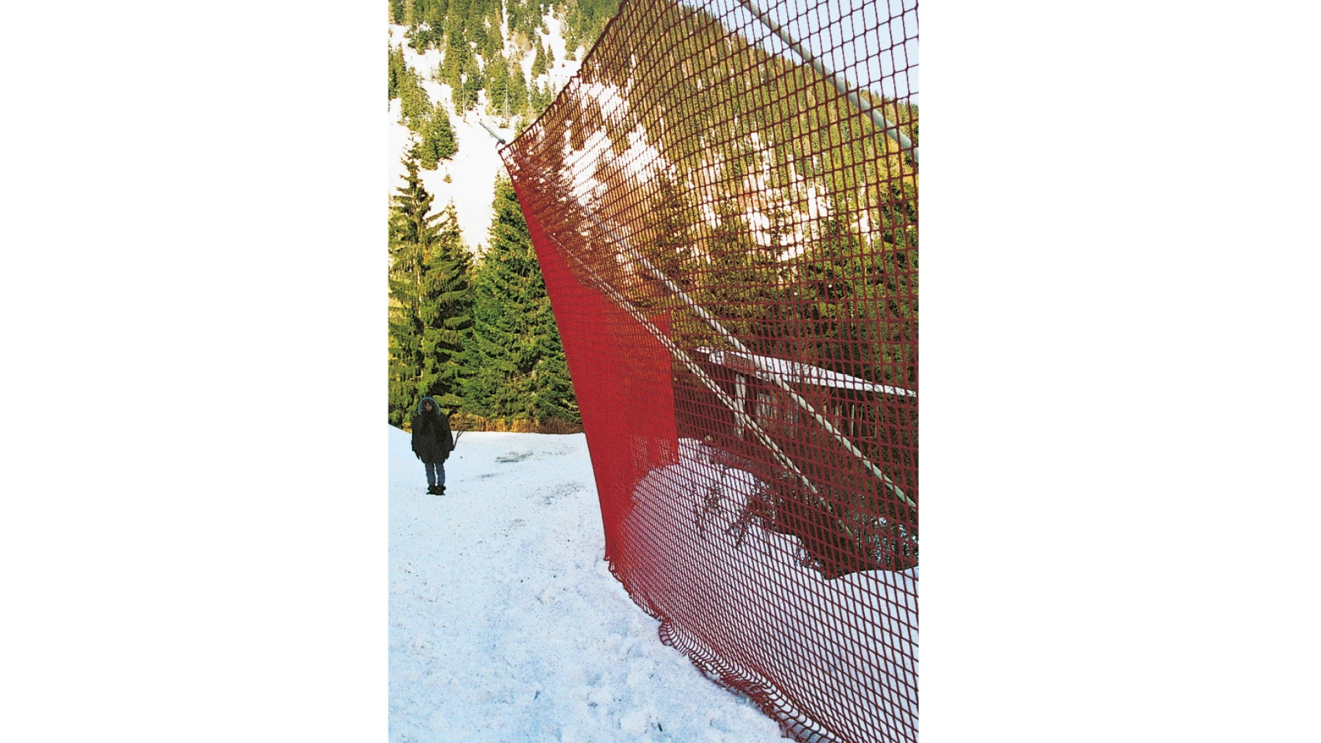 Ski slope safety net knotless